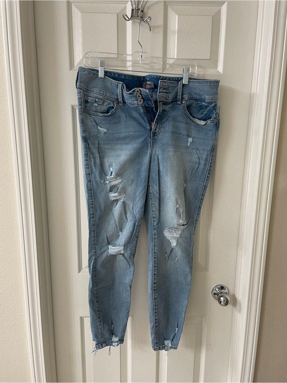 torrid Light Wash Distressed Ankle Jeggings